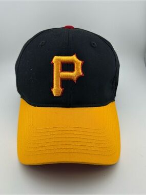 Vintage Pittsburgh Pirates MLB SnapBack Hat 2 Tone Logo Team MLB Cap Adjustable